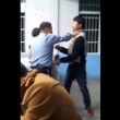 Cina, prof picchiato da studenti: ma a cominciare5