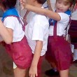 Cuba, bambini ballano twerking a scuola2