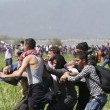 Idomeni: lacrimogeni contro migranti4