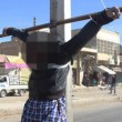 Isis crocifigge otto "infedeli" a Raqqa4