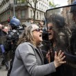 Francia: no riforma lavoro, scontri: auto lusso a fuoco5