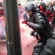 Francia: no riforma lavoro, scontri: auto lusso a fuoco7