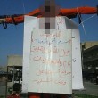 Isis crocefigge due uomini, orrore a Raqqa FOTO
