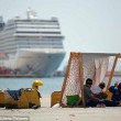 Pacchetti viaggio dalla Grecia a 10mila€ per migranti ricchi02