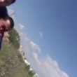 VIDEO YOUTUBE Reporter colpito da scheggia granata in Siria 3
