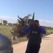 VIDEO YOUTUBE Reporter colpito da scheggia granata in Siria 4