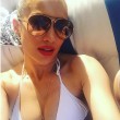 Jennifer Lopez, foto in bikini su Instagram. E i fan... 08