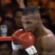 VIDEO YOUTUBE Tyson sul ring nel 1995, ​spunta smartphone 03
