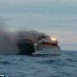 Australia, catamarano in fiamme a bordo 42 persone3
