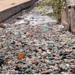 Cambogia, fiume ricoperto di rifiuti: VIDEO drone4
