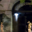 Polizia obbliga prostitute e clienti a girare nudi in strada 4