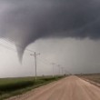 Tornado enorme ripreso da vicinissimo in Kansas3