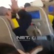 Turbolenza in aereo, passeggeri pregano 31 feriti2