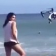 Modella in posa per foto e...viene colpita dal drone VIDEO
