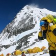 Everest, mistero: 6 esperti scalatori morti in una settimana12