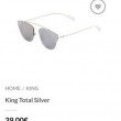 Fabrizio Corona pubblicizza occhiali da sole a 39 euro ma...3