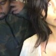 Kim Kardashian, seno in vista e maglietta color carne 6
