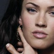 Megan Fox e Vittoria Puccini: le belle con il pollice corto2