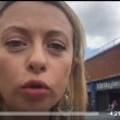 Giorgia Meloni "ostaggio di militari a metro per..." VIDEO