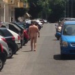 Mistero a Roma: passeggia nudo in strada per un giorno intero01