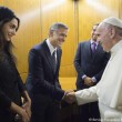 YOUTUBE George Clooney e Richard Gere premiati dal Papa 8