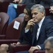 YOUTUBE George Clooney e Richard Gere premiati dal Papa 5