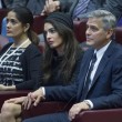 YOUTUBE George Clooney e Richard Gere premiati dal Papa 3