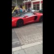Sedia a rotelle contro Lamborghini, chi vince? Guarda VIDEO 10
