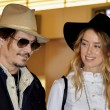 Johnny Depp divorzia, Amber Heard lo molla. 2 giorni prima..