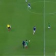 VIDEO Josè Mourinho invade campo con tackle su calciatore