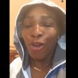 YOUTUBE Serena Williams mangia cibo per cani e si sente male