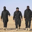 Isis decapita 5 presunte spie: "Lavorate per i crociati3