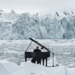 Ludovico Einaudi suona per Greenpeace fra ghiacci Artico5