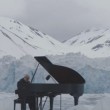 Ludovico Einaudi suona per Greenpeace fra ghiacci Artico3