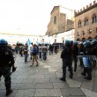 Salvini a Bologna, scontri centri sociali polizia 05