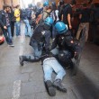 Salvini a Bologna, scontri centri sociali polizia 12