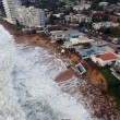 Tempesta colpisce Sydney: piscina crolla in mare 6