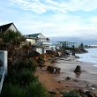 Tempesta colpisce Sydney: piscina crolla in mare 8