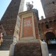 Bologna, sfregio a San Petronio. Sulla statua scritto "Allah Akbar"