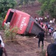 YOUTUBE India, autobus contro auto a Mumbai: 17 morti5