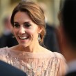 Kate Middleton al gala ricicla abito da 4mila euro