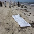 Migranti, naufragio a Creta. Libia, 117 corpi in spiaggia 6