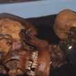 YOUTUBE Mummia tatuata 2500 anni fa: misteriosi segni tribali