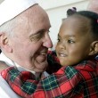Papa Francesco accoglie da Lesbo altri 9 rifugiati, 2 cristiani