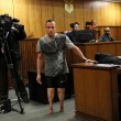 YOUTUBE Oscar Pistorius in Tribunale senza protesi FOTO 3