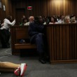 YOUTUBE Oscar Pistorius in Tribunale senza protesi FOTO 4