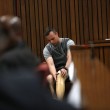 YOUTUBE Oscar Pistorius in Tribunale senza protesi FOTO 8