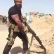 VIDEO YOUTUBE Isis trema: torna il Rambo d'Iraq Abu Azrael 2
