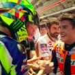 YOUTUBE Moto Gp Barcellona: stretta mano tra Marquez Rossi