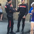 Carabinieri, la nuova divisa attillata fa impazzire i gay 01